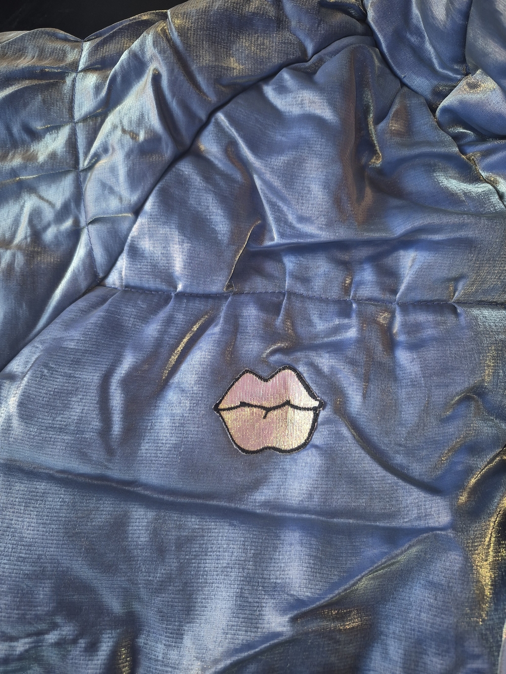 Amy Byer Blue Satin Sleep Cover with Pink Lip Patch